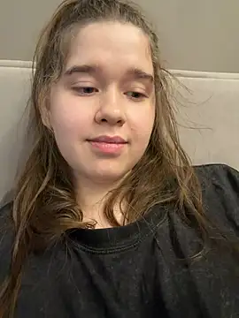 HornyGirlH live sex cam