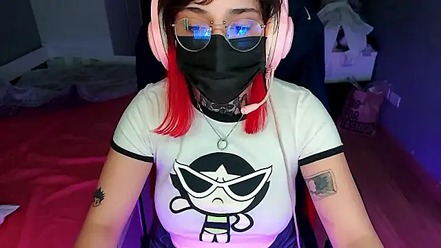 Lucyiy_ live sex cam