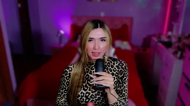 scarlettdivine_ live cam on StripChat