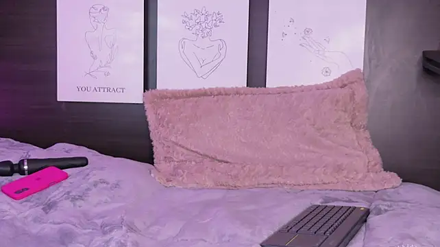 sara_as_ live cam on StripChat