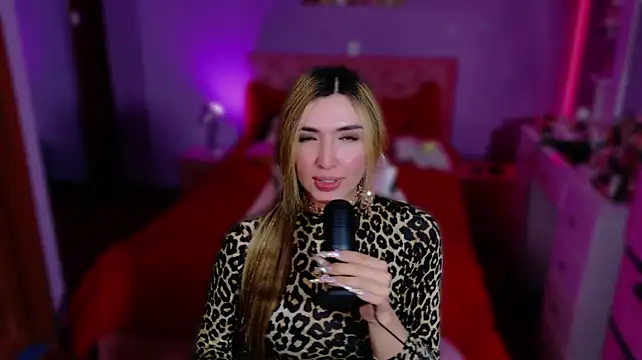 scarlettdivine_ live cam on StripChat
