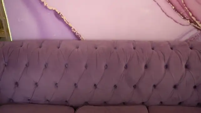IceDanielles live cam on StripChat