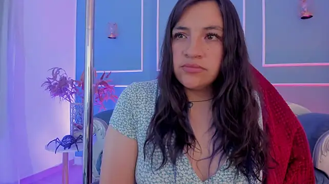 TaraTaylorr live cam on StripChat