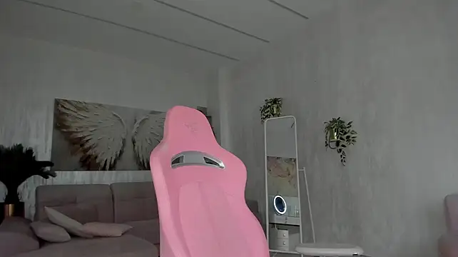 tiffanyhouston_ (F young) - Dildo tease my clit;)