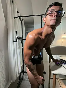 Paradise_boy__ live cam on StripChat