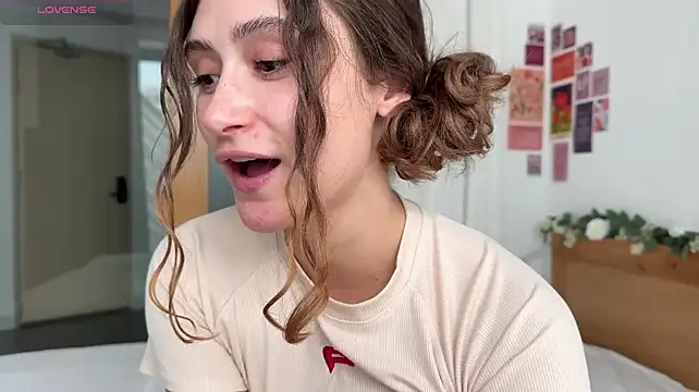 cutiemari live cam on StripChat