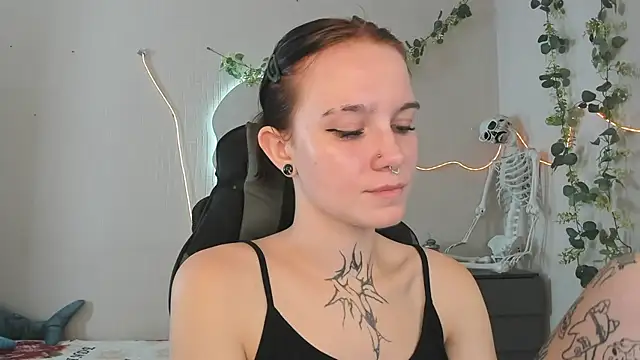 Elastikisss live cam on StripChat