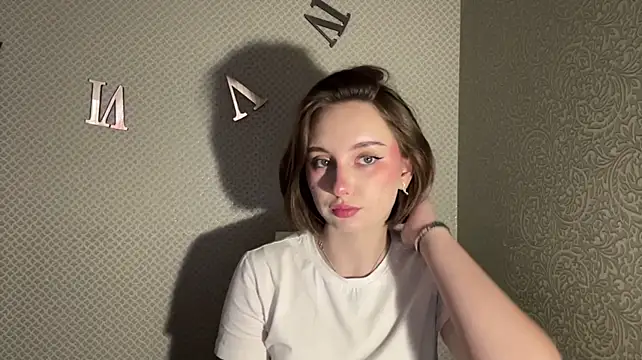 LovieClausing live cam on StripChat