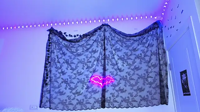 IamLuna2006 live cam on StripChat