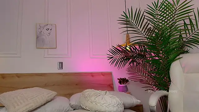 Mariee_rosee live cam on StripChat