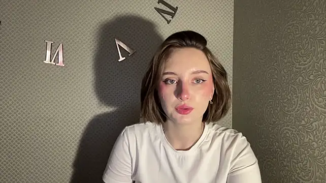 LovieClausing live cam on StripChat