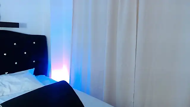 rachel_moon_ live cam on StripChat