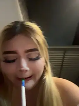 lya_nekko_ live cam on StripChat