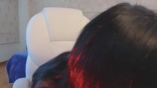 camille1310 live cam on StripChat