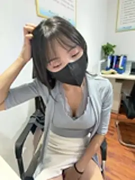 xiao-Lin live cam on StripChat