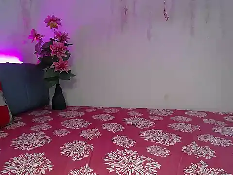 Love_Sundari live cam on StripChat