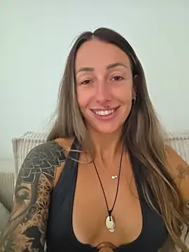 NicoleKaiser live cam on StripChat