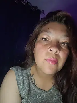 CurvyMilen live cam on StripChat
