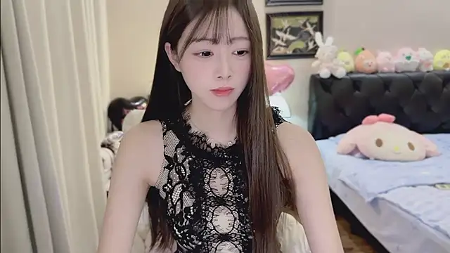 Evacute-top live cam on StripChat