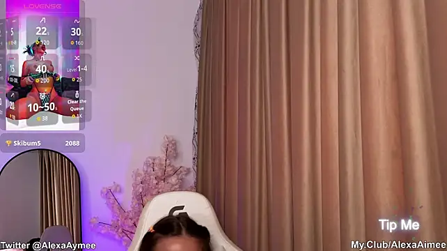 AlexaAimee live cam on StripChat