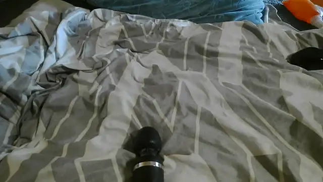 lizzy_kissy666 live cam on StripChat