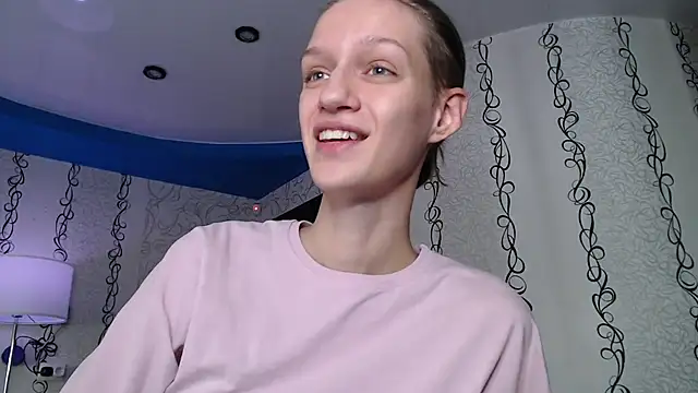 Chrissy_Joyful live cam on StripChat