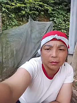 tran-trang live cam on StripChat