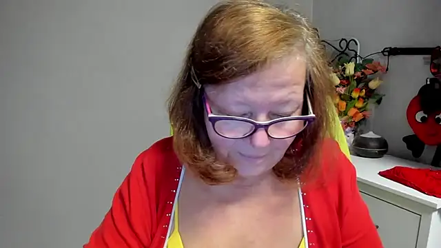 Adelewildx live cam on StripChat