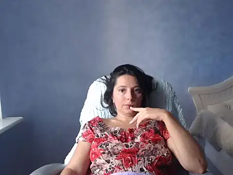 LuckyLisa23 live cam on StripChat