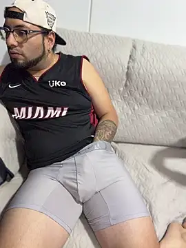 Crazy_Orgasm live cam on StripChat