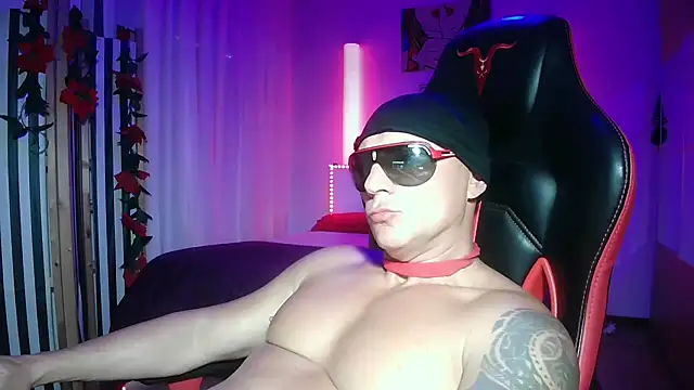 MattSteelX live sex cam