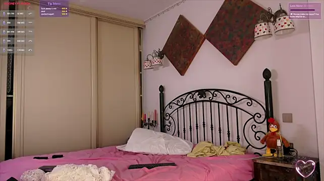 einneuesleben live cam on StripChat