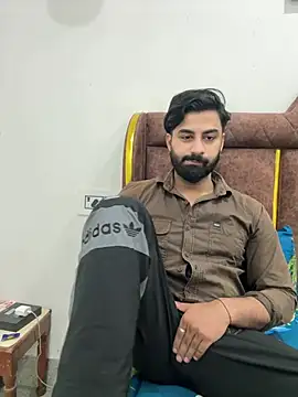 Royalboy_03 live cam on StripChat