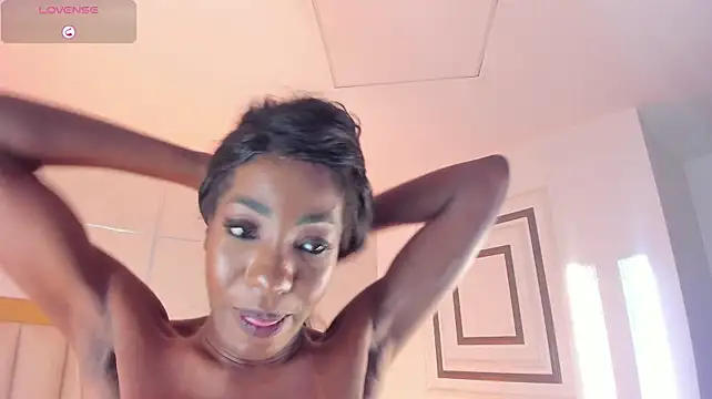 TahliaMoreau live cam on StripChat