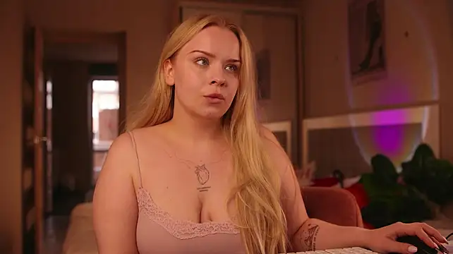 LisaLove3 live cam on StripChat