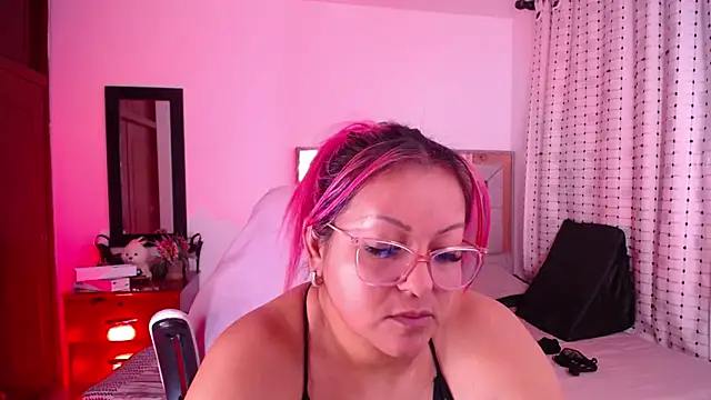 salomecastro_ live cam on StripChat