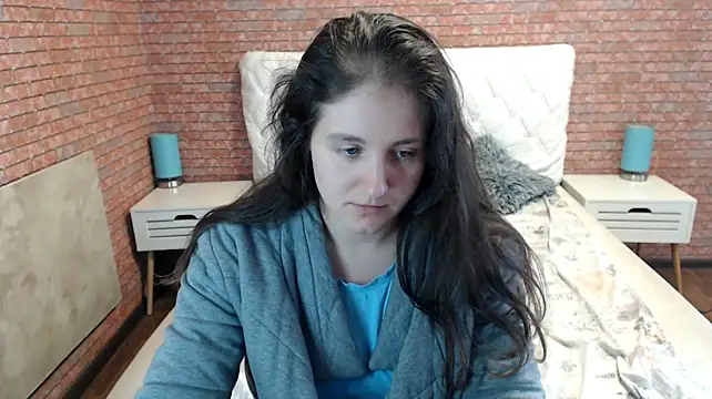 Holliy_Cooper live cam on StripChat