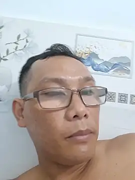 huhuhu90990 live cam on StripChat