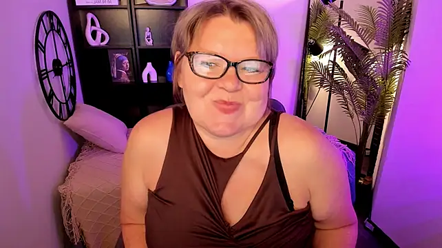 Shannonshine live cam on StripChat