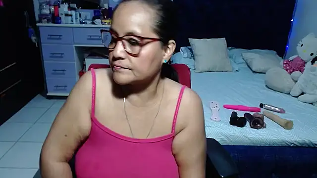 pervert_mommy_ live cam on StripChat