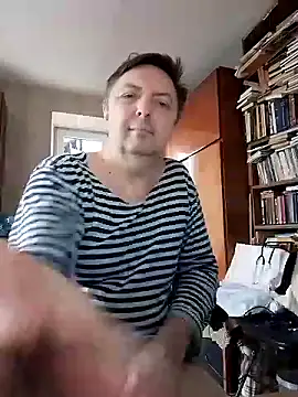 Pokaz2020 live cam on StripChat