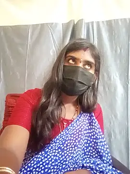 Keerthi_143 live cam on StripChat