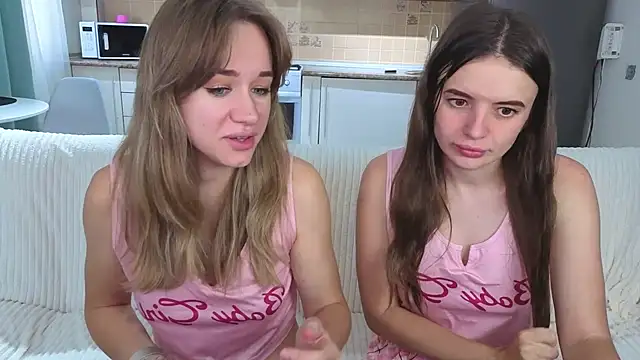 witches_couple live cam on StripChat