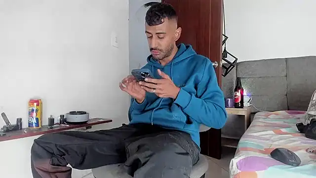 tom_colinn live sex cam
