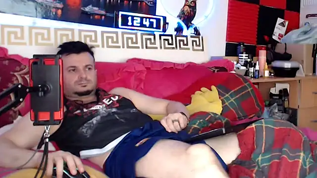 Hugec0ck007 live sex cam