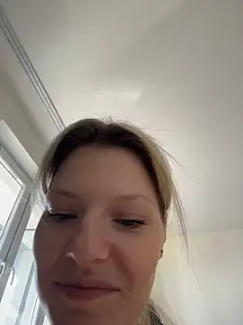 MaryHiggins live cam on StripChat