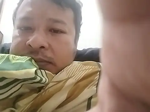 TriaEru69 live sex cam