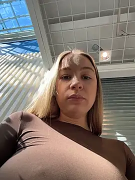 SashaCatt live cam on StripChat