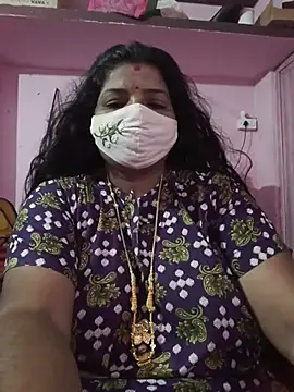tamil_lathikaaa live cam on StripChat