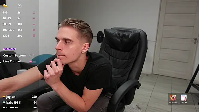 david_heath (M twink) - WILL BUY A NEW TOY